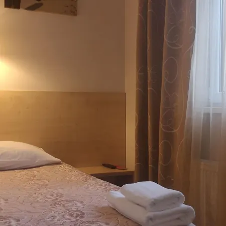 With Free Parking Отель 3*