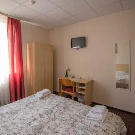 Отель With Free Parking 3*