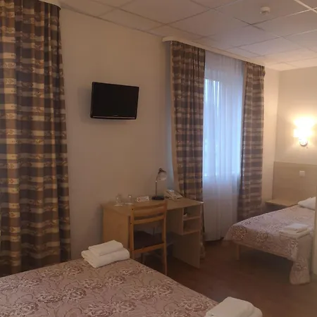 Hotel With Free Parking