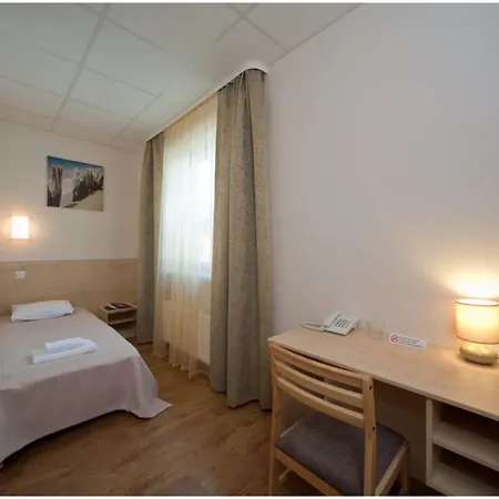Hotel With Free Parking